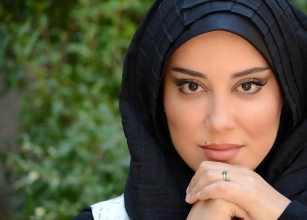 عکس آشا محرابی با همسر