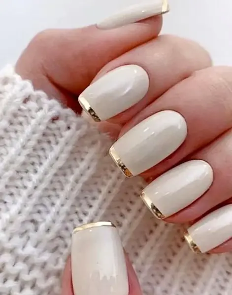 عکس مدل ژلیش ناخن رنگ سفید