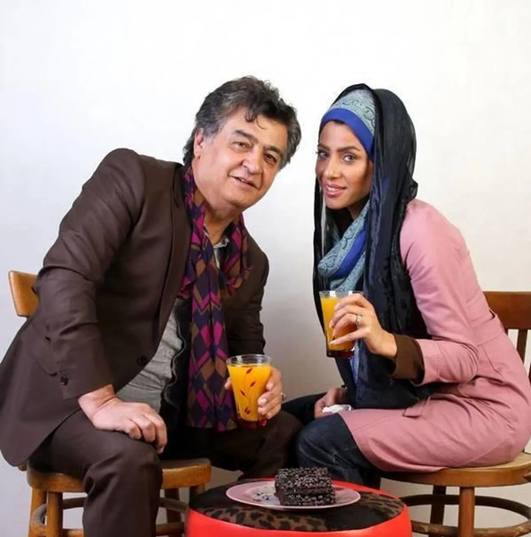 عکس رضا رویگری با شلوارک