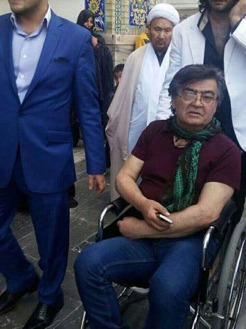 عکس رضا رویگری با شلوارک
