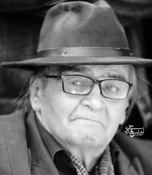 عکس رضا رویگری با شلوارک