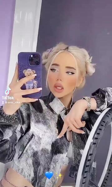 عکس نیکا فلاحی تیک تاکر
