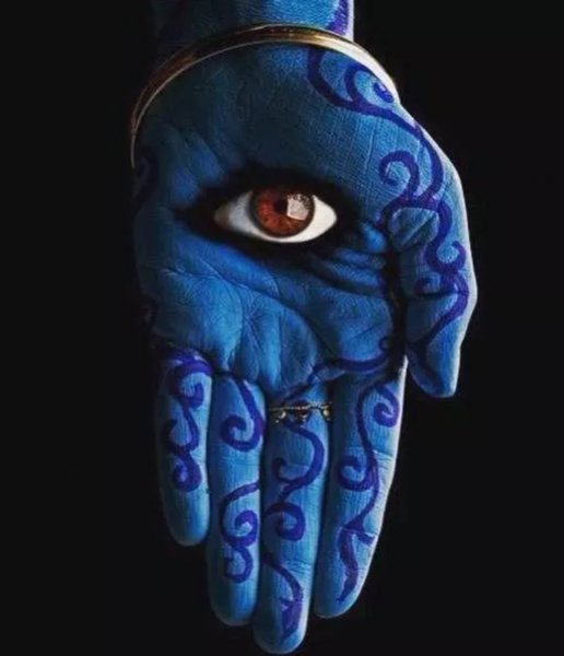 عکس چشم شیطانی