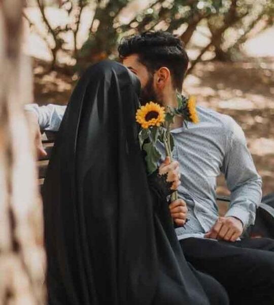 آتلیه ژست عکس دونفره با لباس مجلسی