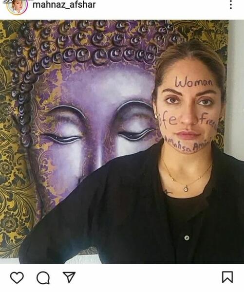 عکس نوشته زن زندگی آزادی