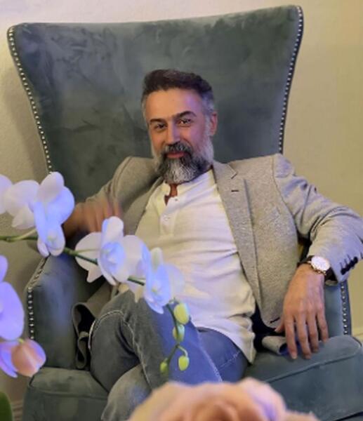 عکس دانیال حکیمی با همسر