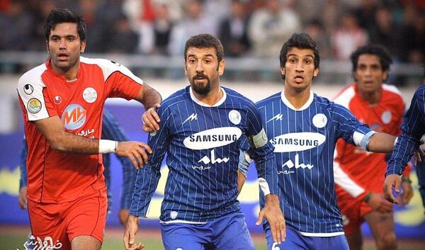 عکس علی انصاریان با لباس پرسپولیس
