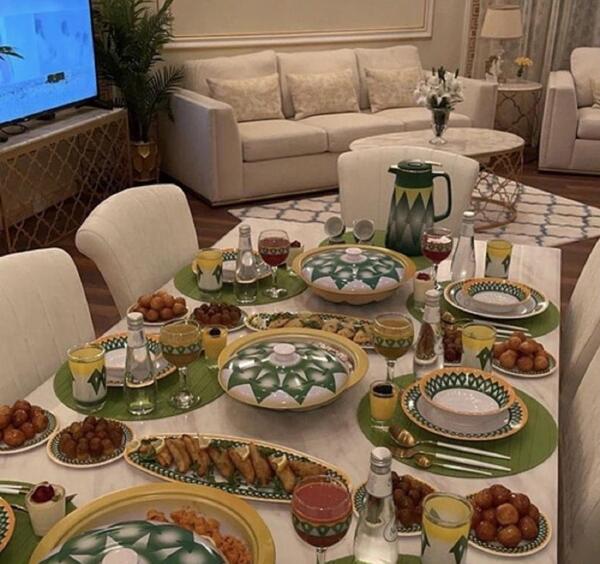 عکس سفره افطار مجلسی