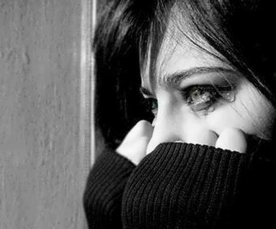 ژست عکس غمگین دخترانه