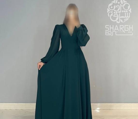 عکس مدل لباس مجلسی دخترانه بلند ساده با دامن کلوش