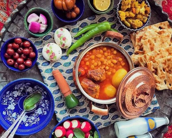 عکس آبگوشت در قابلمه