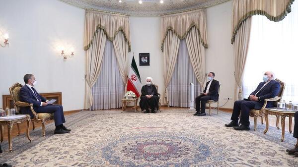 عکس ظریف با روحانی