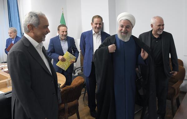 عکس ظریف با روحانی