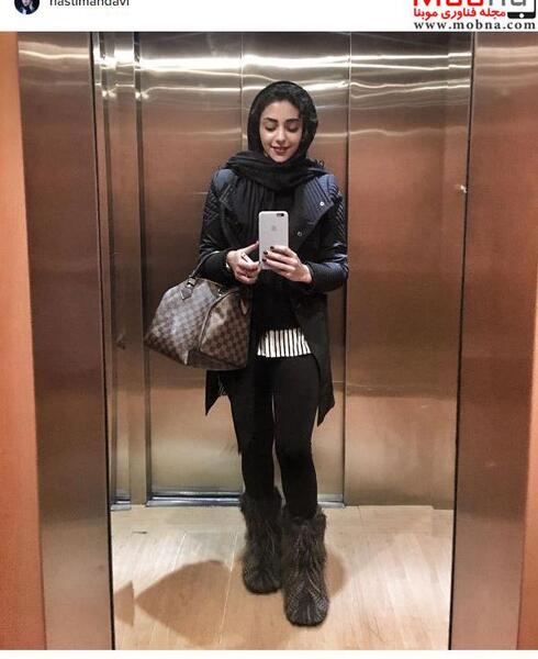 عکس داخل آسانسور