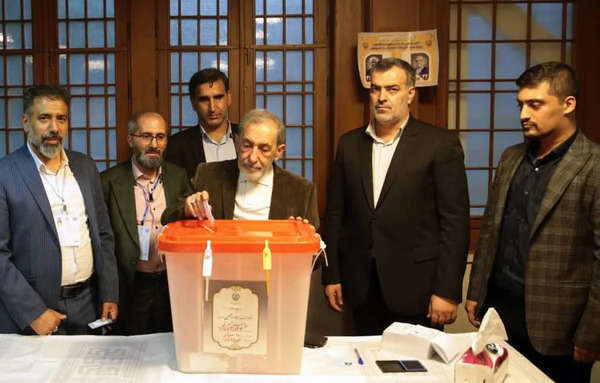 عکس همسر جدید ولایتی