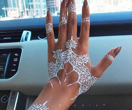 عکس حنا روی دست مردانه