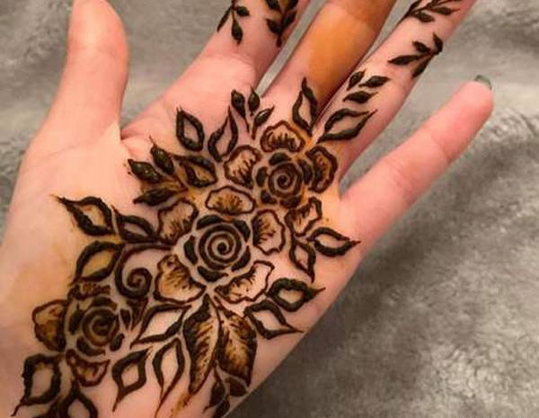 عکس حنا روی دست مردانه
