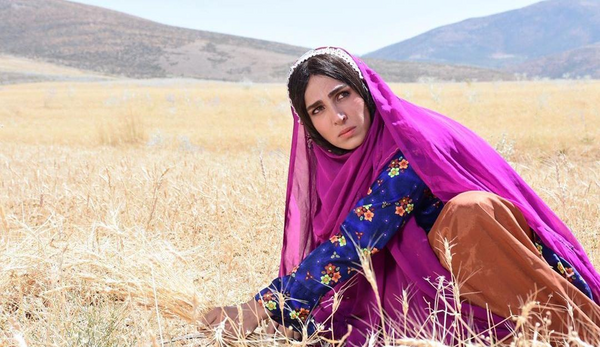 عکس سوگل طهماسبی با لباس محلی