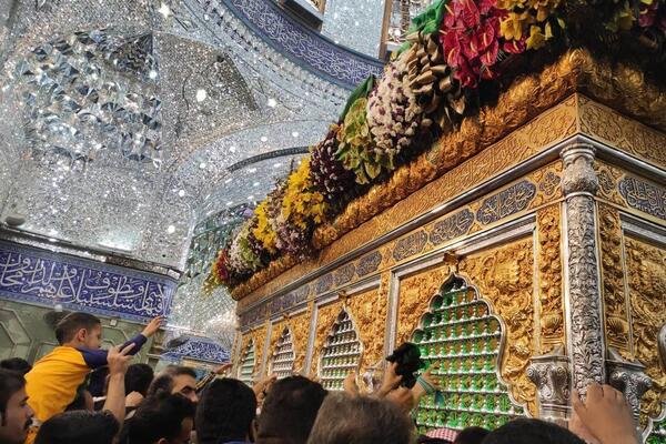 عکس حرم امام حسین در شب میلاد