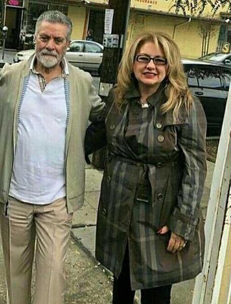 عکس بهروز وثوقی و گوگوش روی موتور