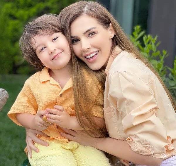 عکس پای خدیجه شندیل