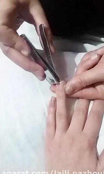 عکس کاشت ناخن در خانه