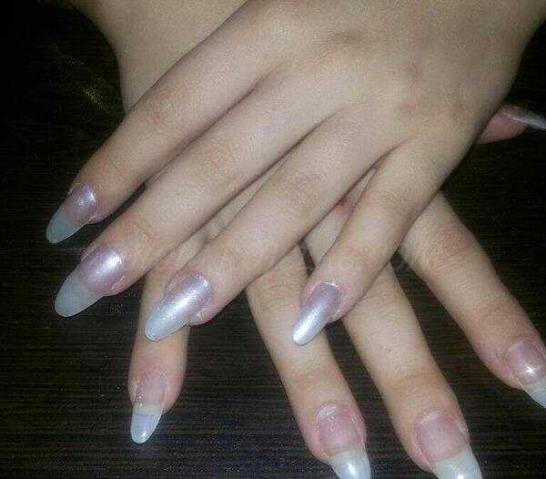 عکس کاشت ناخن در خانه