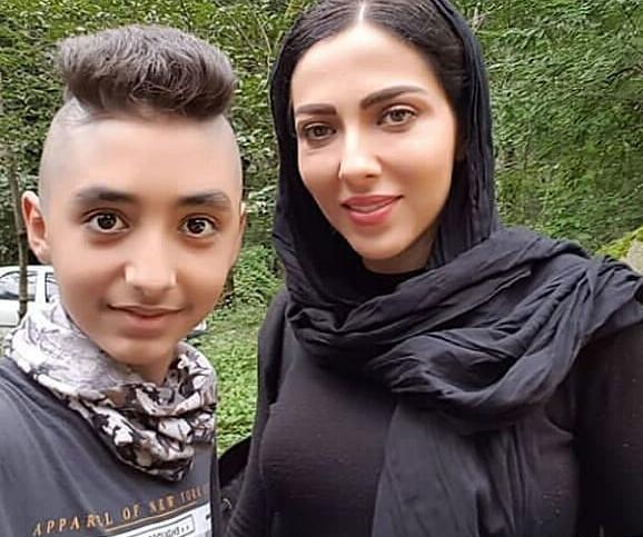 عکس لیلا اوتادی با خواهرش