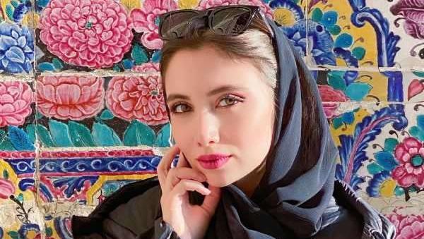 عکس حدیث مدنی با ماسک