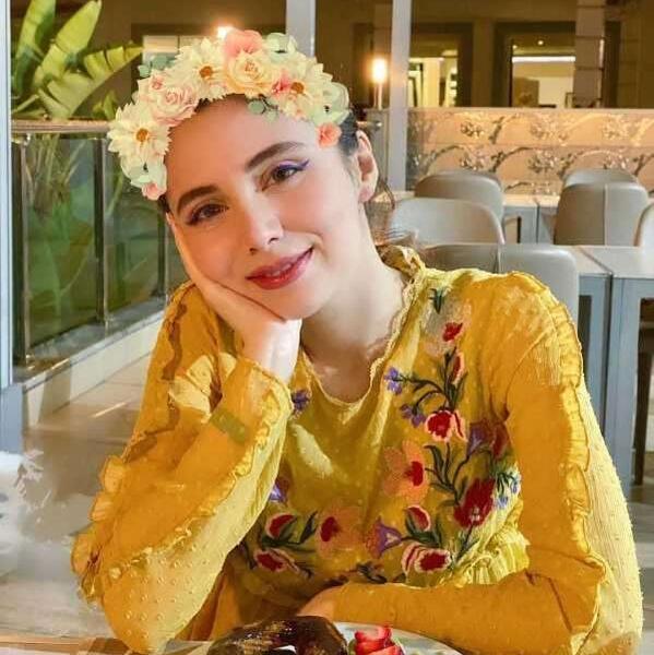 عکس حدیث مدنی با ماسک