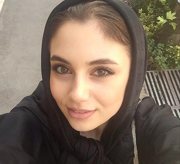 عکس حدیث مدنی با ماسک