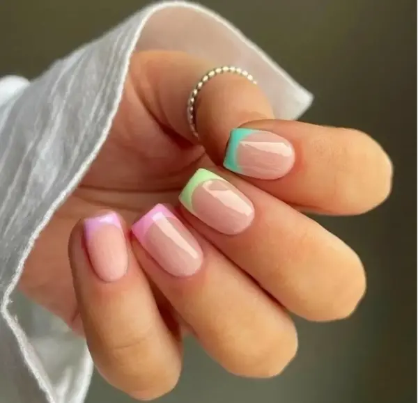 عکس مدل ناخن دخترانه فرنچ رنگی