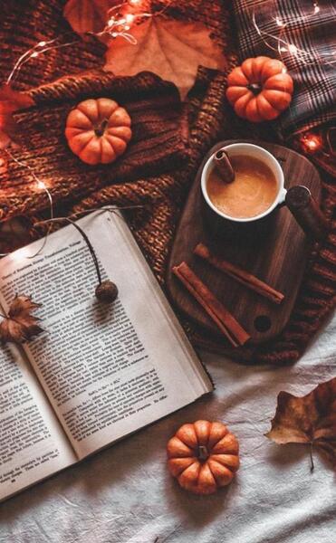 عکس پروفایل کتاب و پاییز