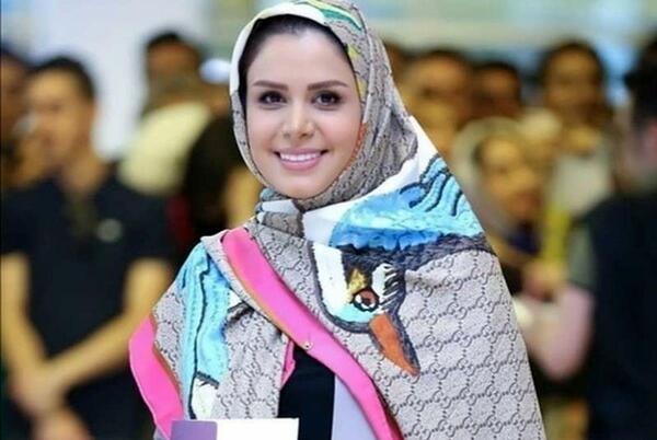 عکس مجری در انتهای الوند