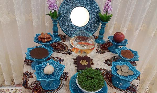 عکس سفره هفت سین روی میز خاطره