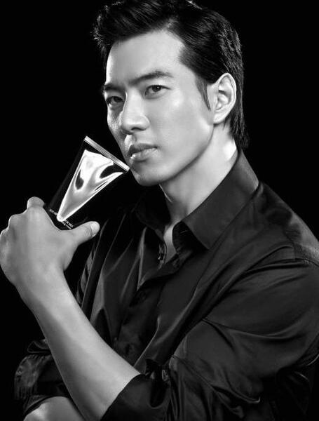 عکس بیوگرافی سونگ ایل گوک و خانواده اش