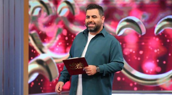 عکس مجری مسابقه کهکشان