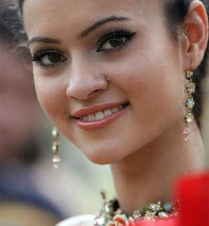 عکسهای دختر شایسته افغانستان