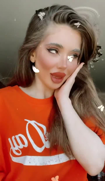 عکس نیکا فلاحی و گروهش