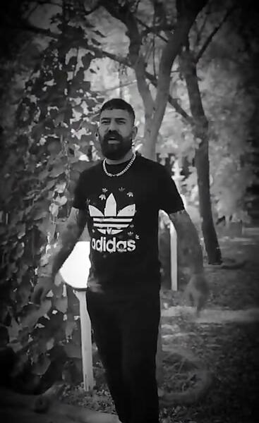 عکس پیمان ادیداس خاکستری