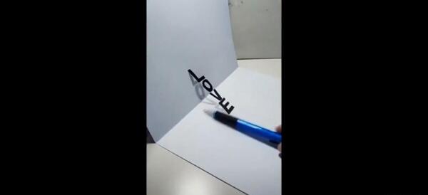 عکس نقاشی صندلی زیبا