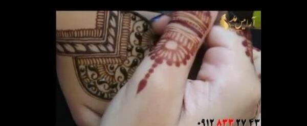 عکس تاتو روی دست با حنا