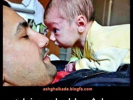 عکس دختر بچه در حال خنده
