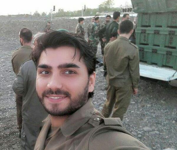 عکس سنگ قبر شهید بابک نوری