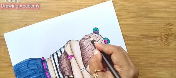 عکس نقاشی دختر فانتزی با مداد رنگی