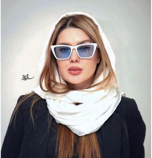 عکس نوشته نازنین کریمی