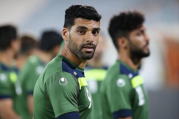 عکس مهدی طارمی در لباس پرسپولیس