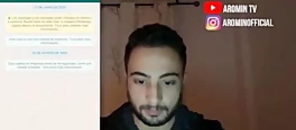 عکس چت مومو با یک ایرانی