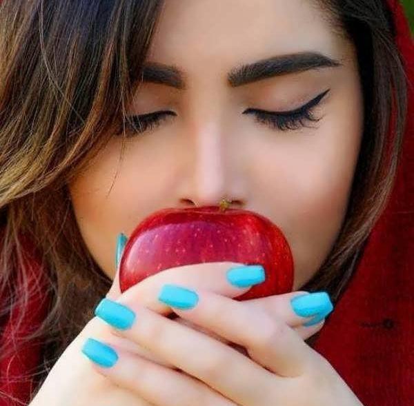ژست عکس برای شب یلدا