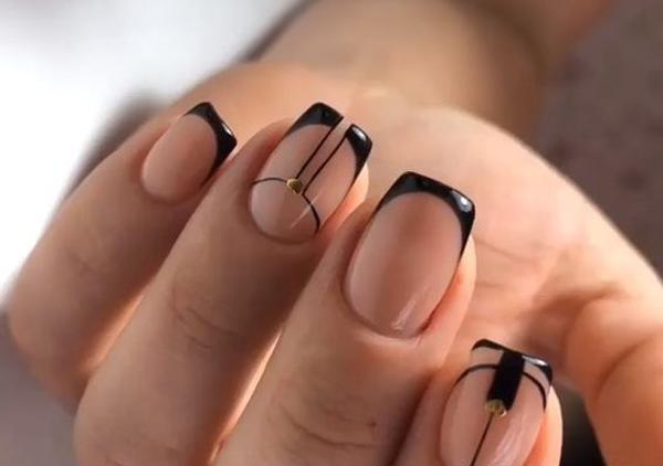 عکس مدل کاشت ناخن فرنچ مشکی
